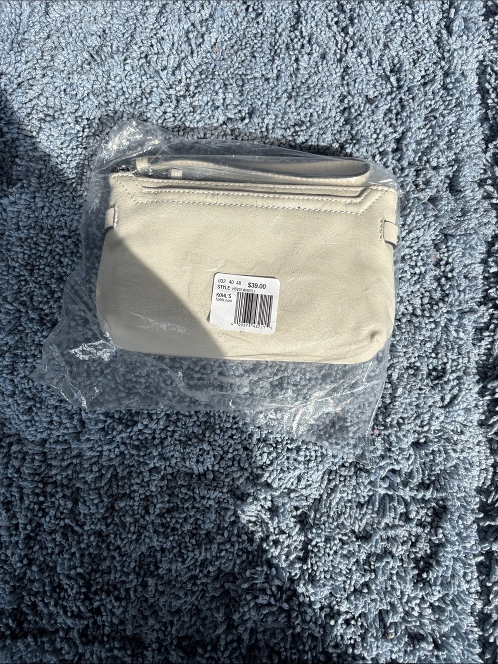 Women's Cream Wristlet Clutch - Vera wang